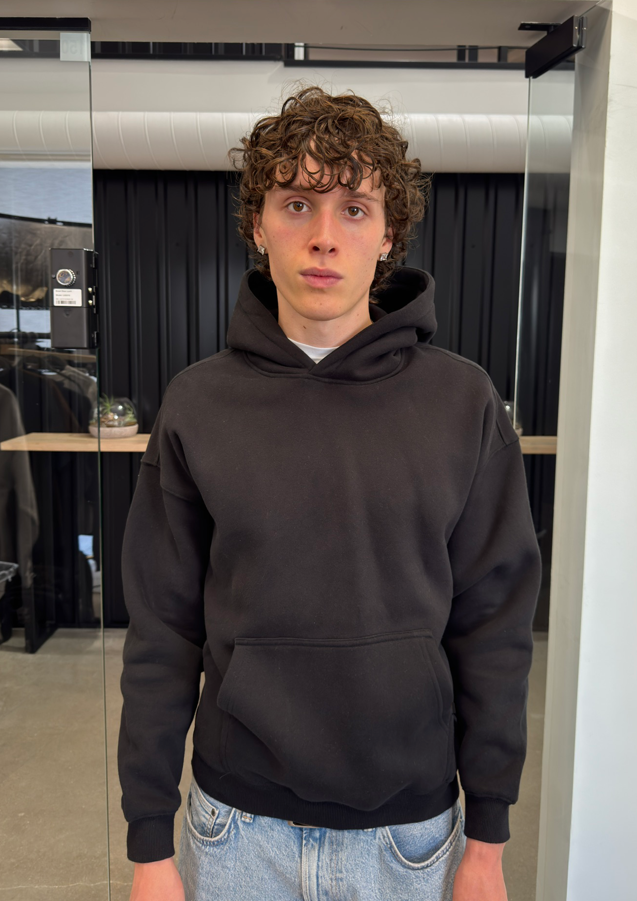 BLACK SIGNATURE HOODIE